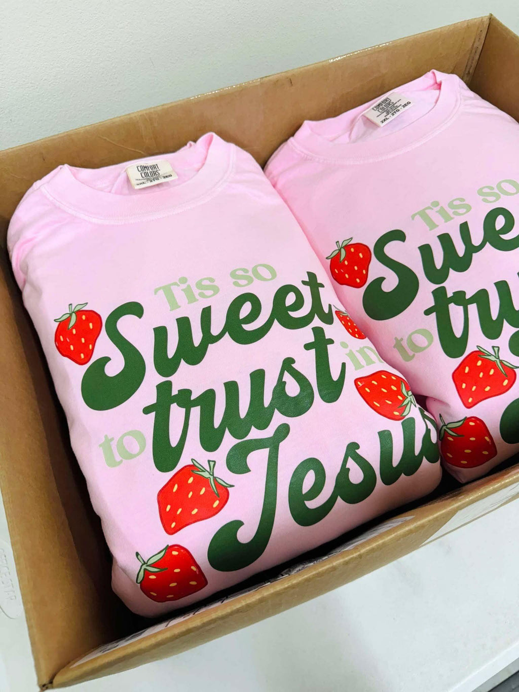 Tis So Sweet To Trust In Jesus Strawberry DTF Top