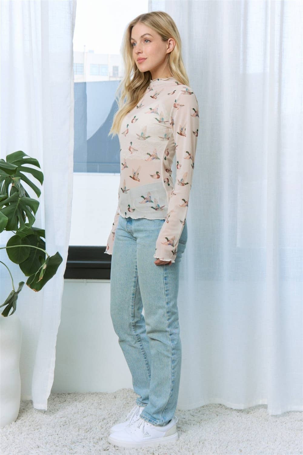 MOCK NECK DUCK PRINT MESH TOP: Beige Multi / Large