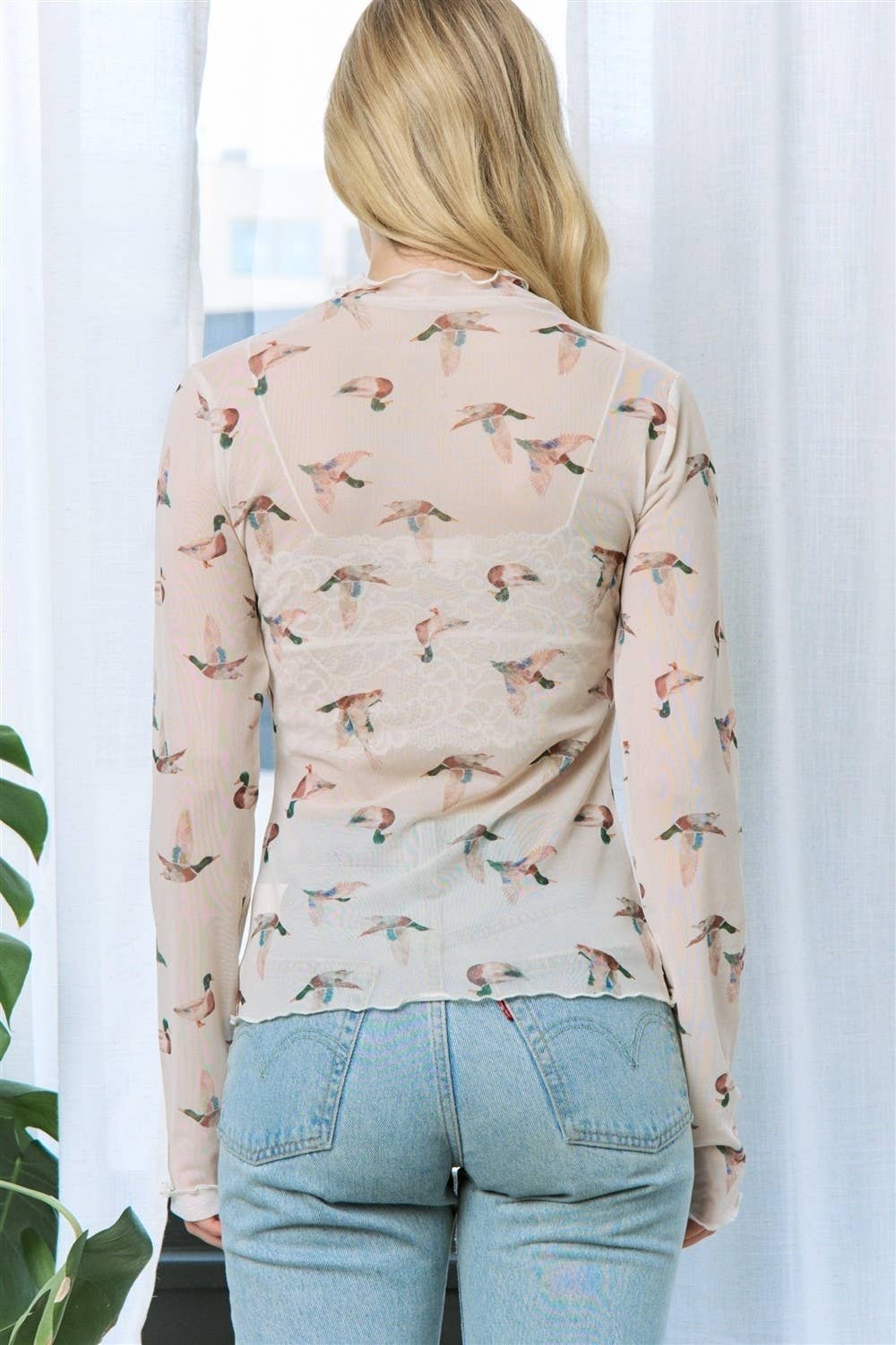 MOCK NECK DUCK PRINT MESH TOP: Beige Multi / Large